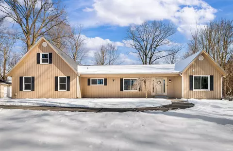67766 Lilac Rd, Lakeville, IN 46536