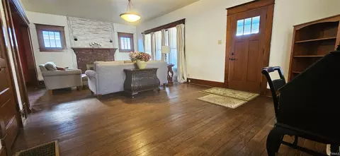 215 E 4th St, Mount Carmel, IL 62863 photo 5