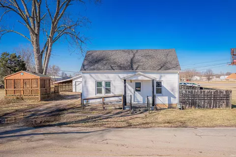 201 S Iowa St, Chandler, IN 47610