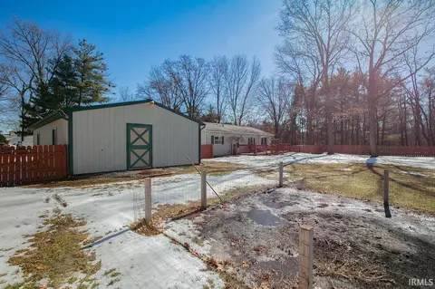 50737 Teall Rd, Bristol, IN 46507 photo 4