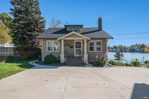 915 E Beardsley Ave, Elkhart, IN 46514
