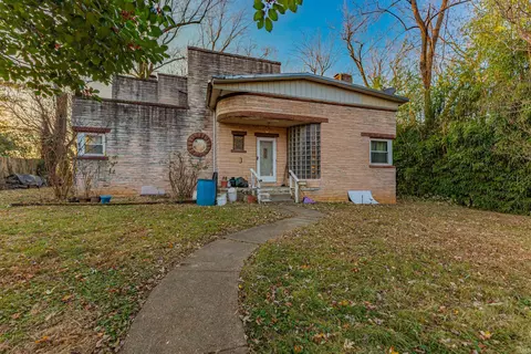 220 N 4th St, Rockport, IN 47635