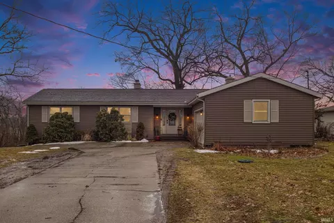 28740 Oakwood Pl, Elkhart, IN 46514