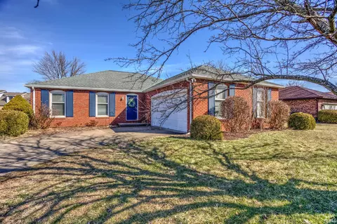 8224 Kingswood Ct, Evansville, IN 47715