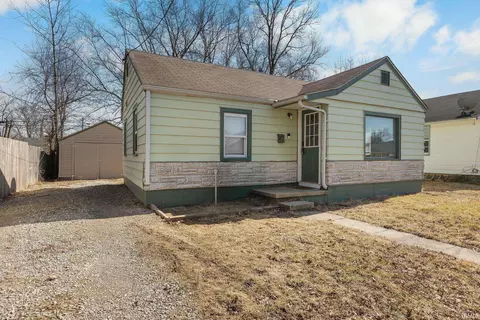1245 Magnolia Ave, Frankfort, IN 46041