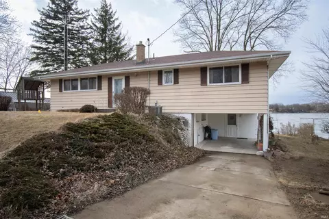 1895 W 570 N, Howe, IN 46746