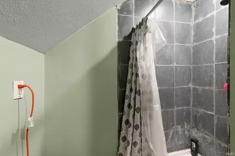 126 W Cherry St, Butler, IN 46721 photo 11