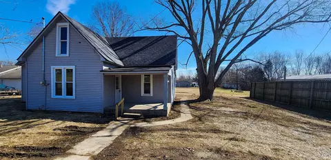 250 N Walnut St, Lyons, IN 47443 photo 1