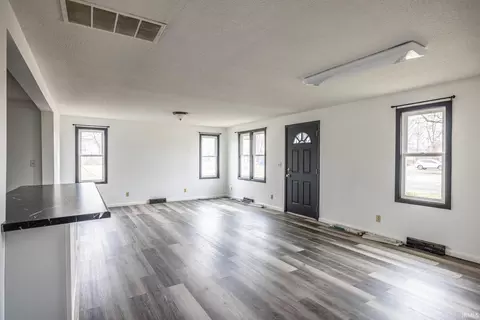 129 W Oak St, Dunkirk, IN 47336 photo 4