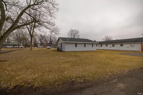 129 W Oak St, Dunkirk, IN 47336 photo 3