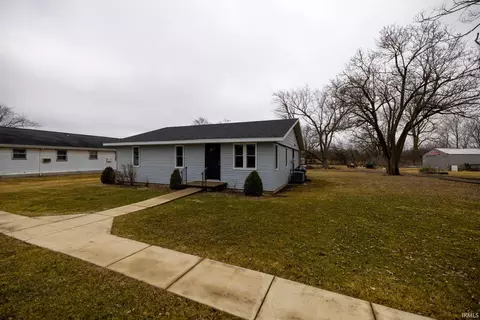 129 W Oak St, Dunkirk, IN 47336 photo 2