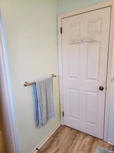 Bath - 2270 E Cape Cod Rd, Bloomington, IN 47401 photo 5 of 6