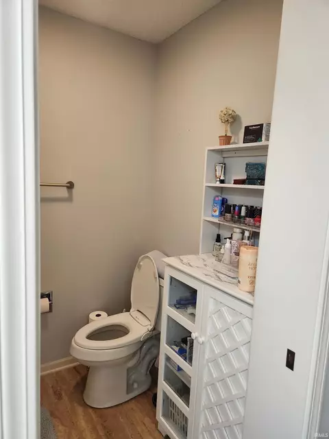 Bath - 2270 E Cape Cod Rd, Bloomington, IN 47401 photo 3 of 6
