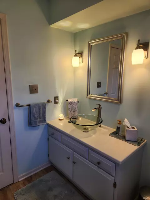 Bath - 2270 E Cape Cod Rd, Bloomington, IN 47401 photo 6 of 6