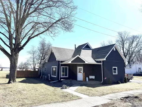 401 S Logan St, Burnettsville, IN 47926