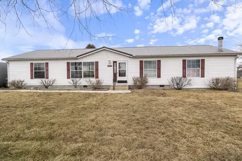 527 E High St, Etna Green, IN 46524