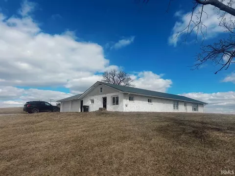 7303 E County Road 175 N Rd, Winslow, IN 47598