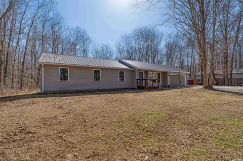 1511 W Shelton Rd, Boonville, IN 47601