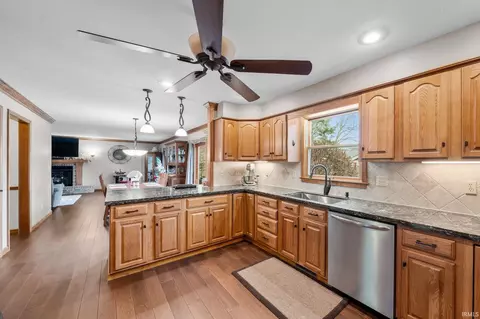 11684 Cross Cut Dr, Granger, IN 46530 photo 7