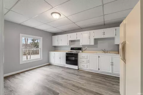 Kitchen - 401 S Lee St, Garrett, IN 46738 photo 1 of 3