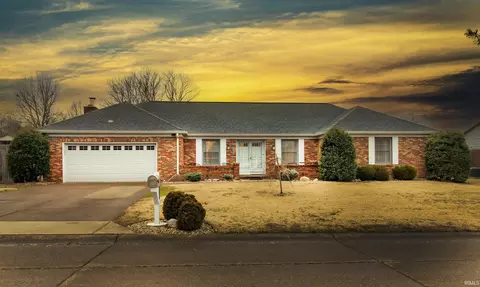 6932 Green Hill Dr, Evansville, IN 47711