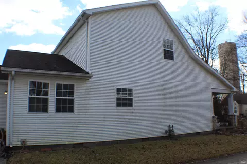 451 Spring St, Wabash, IN 46992 photo 2