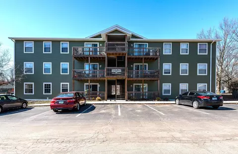 3200 E John Hinkle Pl #A9, Bloomington, IN 47408