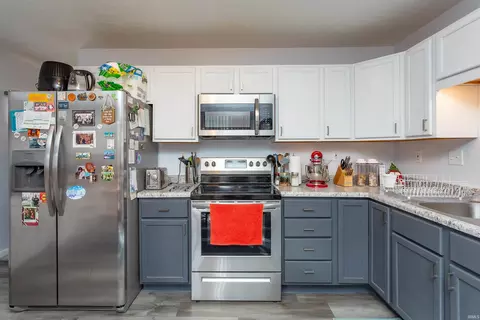 Kitchen - 2321 Apache Dr, Lafayette, IN 47909 photo 2 of 3