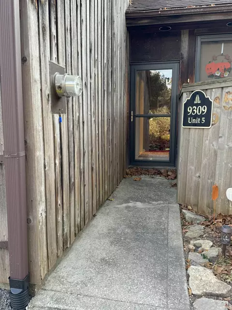 9309 S Pointe Lasalle Dr #5, Bloomington, IN 47401