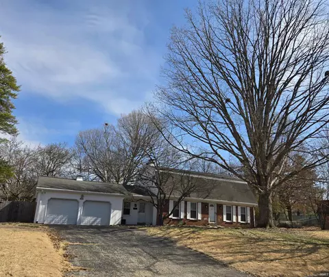 312 Charmwood Ct, Evansville, IN 47715