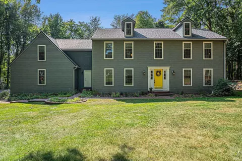 56025 Dana Dr, Bristol, IN 46507