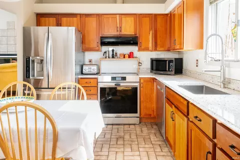 2502 E Roundhill Ln, Bloomington, IN 47401 photo 11