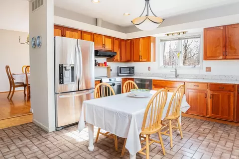 2502 E Roundhill Ln, Bloomington, IN 47401 photo 7