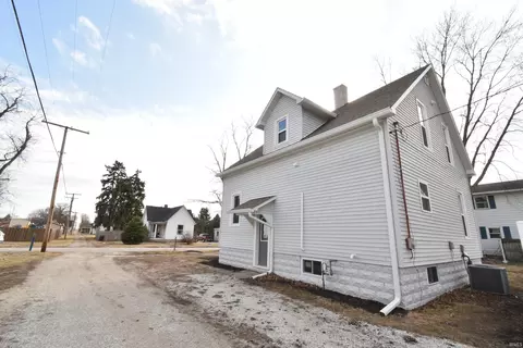 405 E 2nd St, Fowler, IN 47944 photo 4