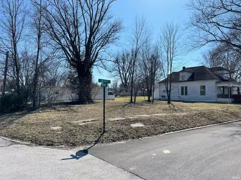 484 N Lincoln St, Orleans, IN 47452