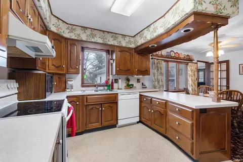 811 Third St, Howe, IN 46746 photo 9