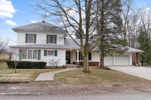 811 Third St, Howe, IN 46746 photo 1