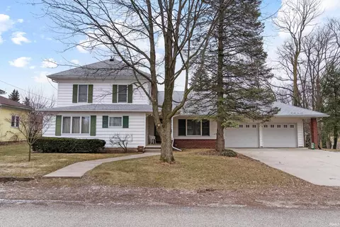 811 Third St, Howe, IN 46746 photo 2
