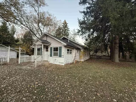 4721 Beach Ln, Rochester, IN 46975