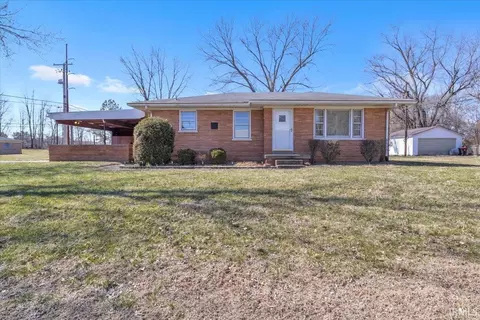 7900 Elna Kay Dr, Evansville, IN 47715