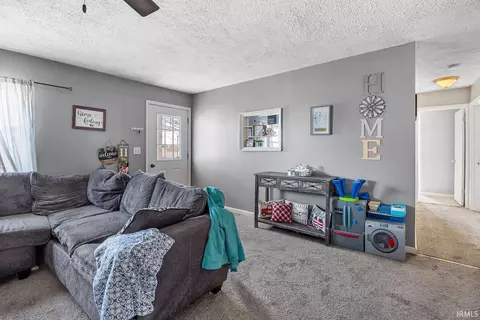 404 E Franklin St, Colfax, IN 46035 photo 14