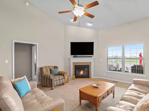 Living - 4178 Tripoli Dr, Lafayette, IN 47909 photo 2 of 5