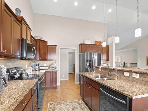 Kitchen - 4178 Tripoli Dr, Lafayette, IN 47909 photo 3 of 4