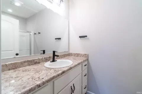 Bath - 2165 Freestone Pl, Huntertown, IN 46748 photo 1 of 3