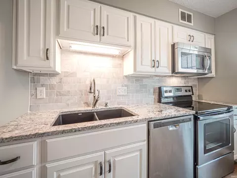 5 Hampton Dr, Evansville, IN 47715 photo 5