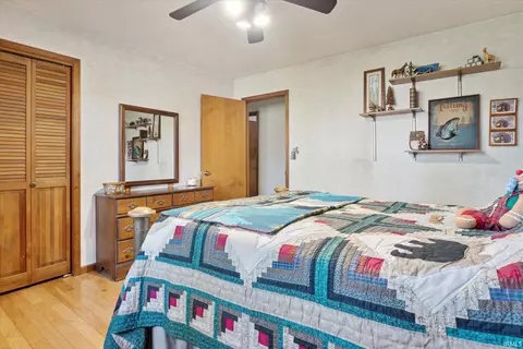 Bedroom - 52177 Evergreen Rd, Granger, IN 46530 photo 4 of 6