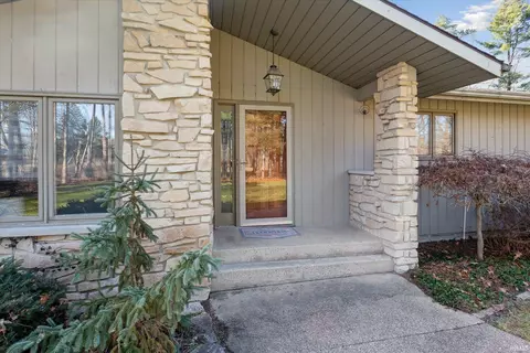 Exterior - 52177 Evergreen Rd, Granger, IN 46530 photo 2 of 10