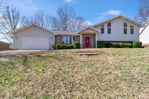 10120 Belmont Ct, Evansville, IN 47711