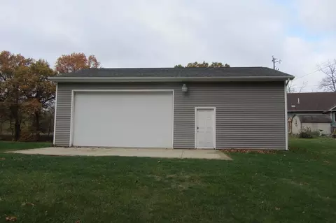 105 Lane 570a Lake James, Fremont, IN 46737