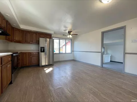 810 E Van Vleek St, Waterloo, IN 46793 photo 9